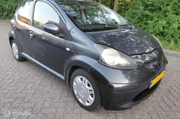 Toyota Aygo (2009) — foto 1