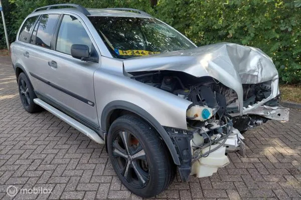 Volvo XC90 (2004) — foto 1