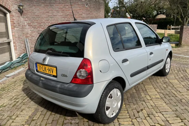 Renault Clio (2003)