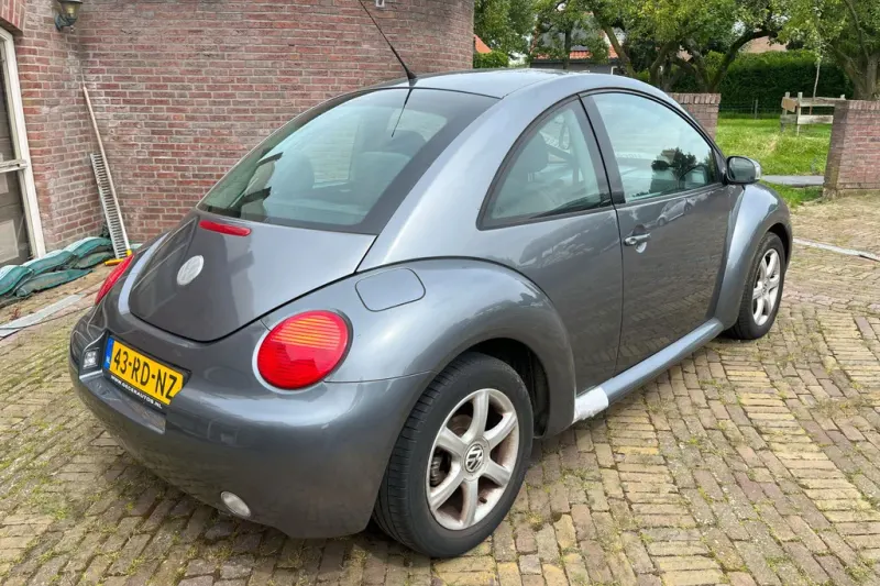 Volkswagen New Beetle (2004)