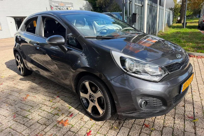 Kia Rio (2013)