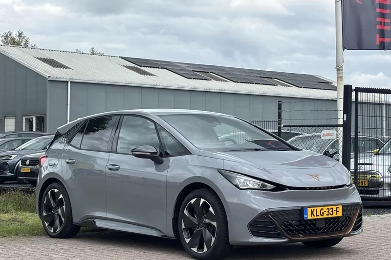CUPRA Born (2023)