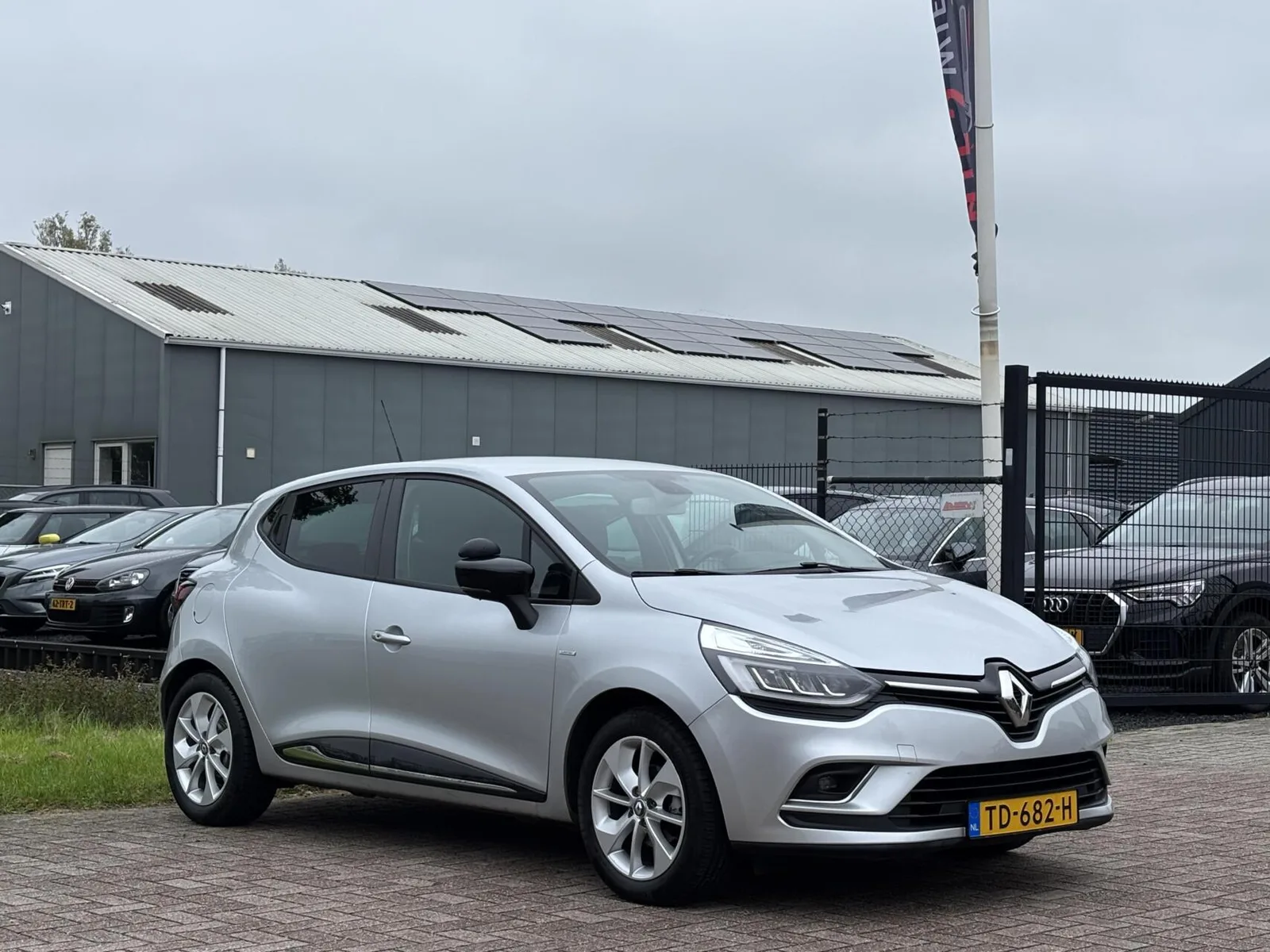 Renault Clio (2017) — foto 1