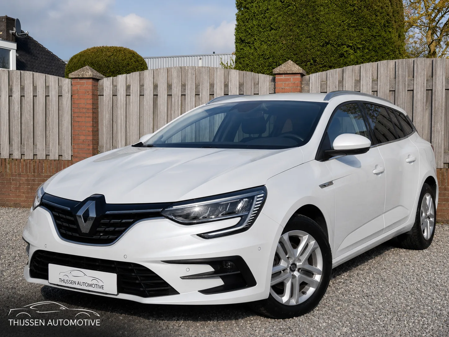 Renault Mégane (2023) — foto 1