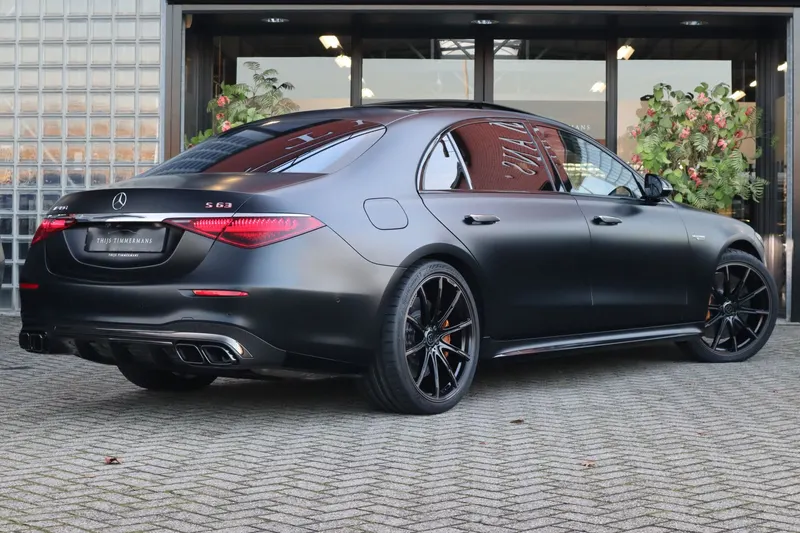 Mercedes-Benz AMG (2024)