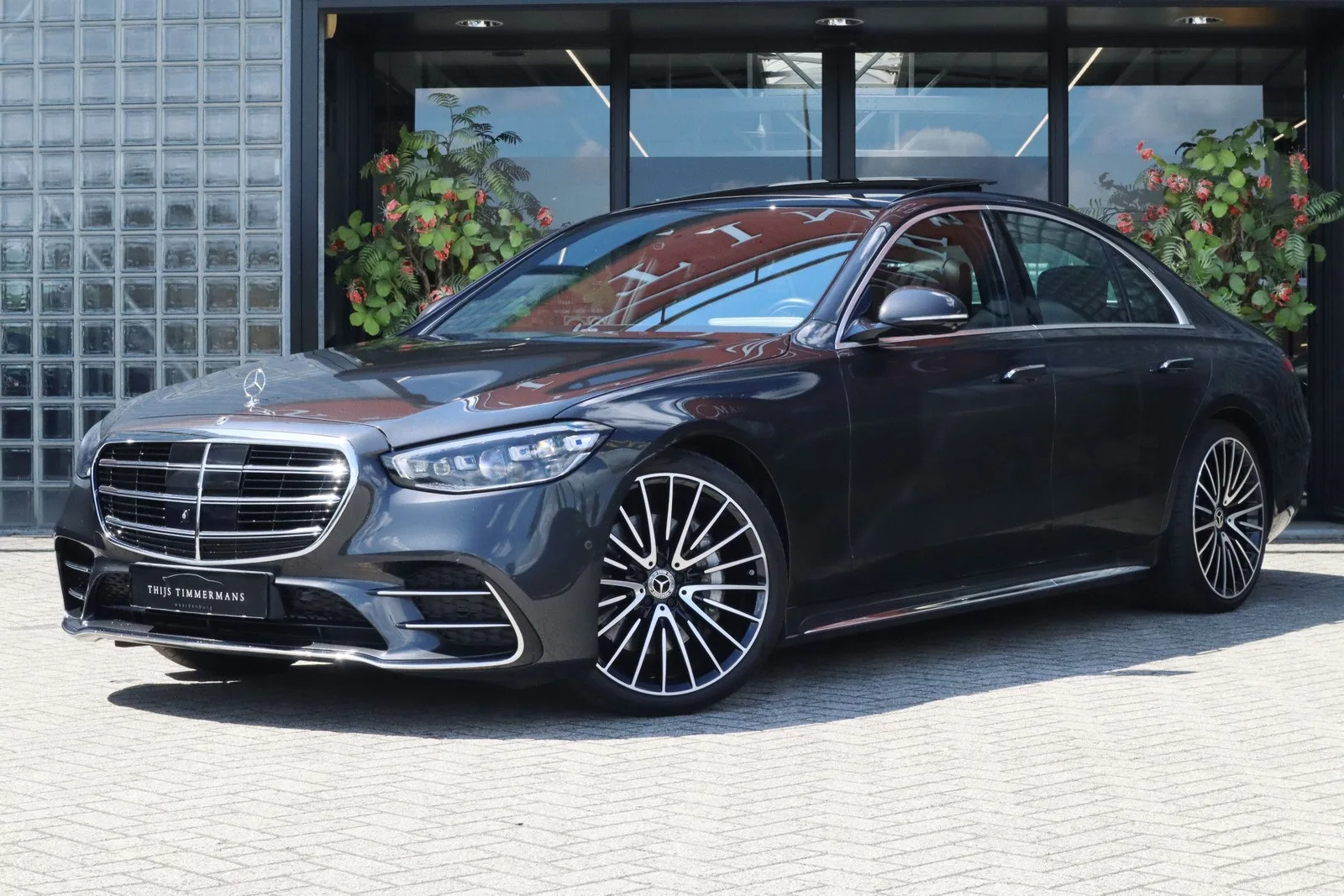 Mercedes-Benz 0 (2021) — foto 1