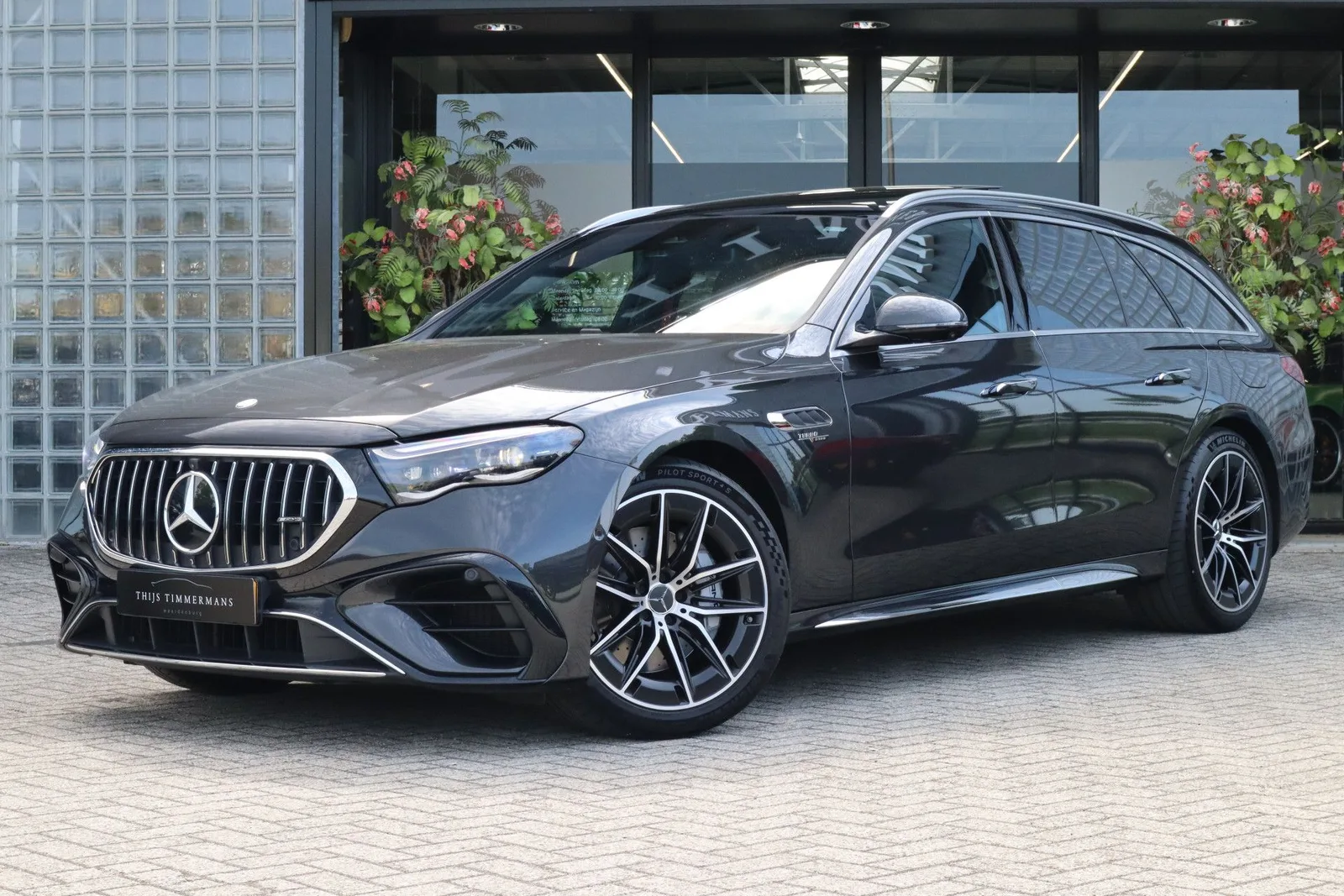 Mercedes-Benz 0 (2025) — foto 1