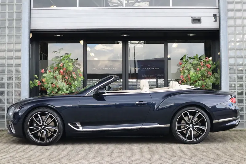 Bentley Continental GTC (2023)