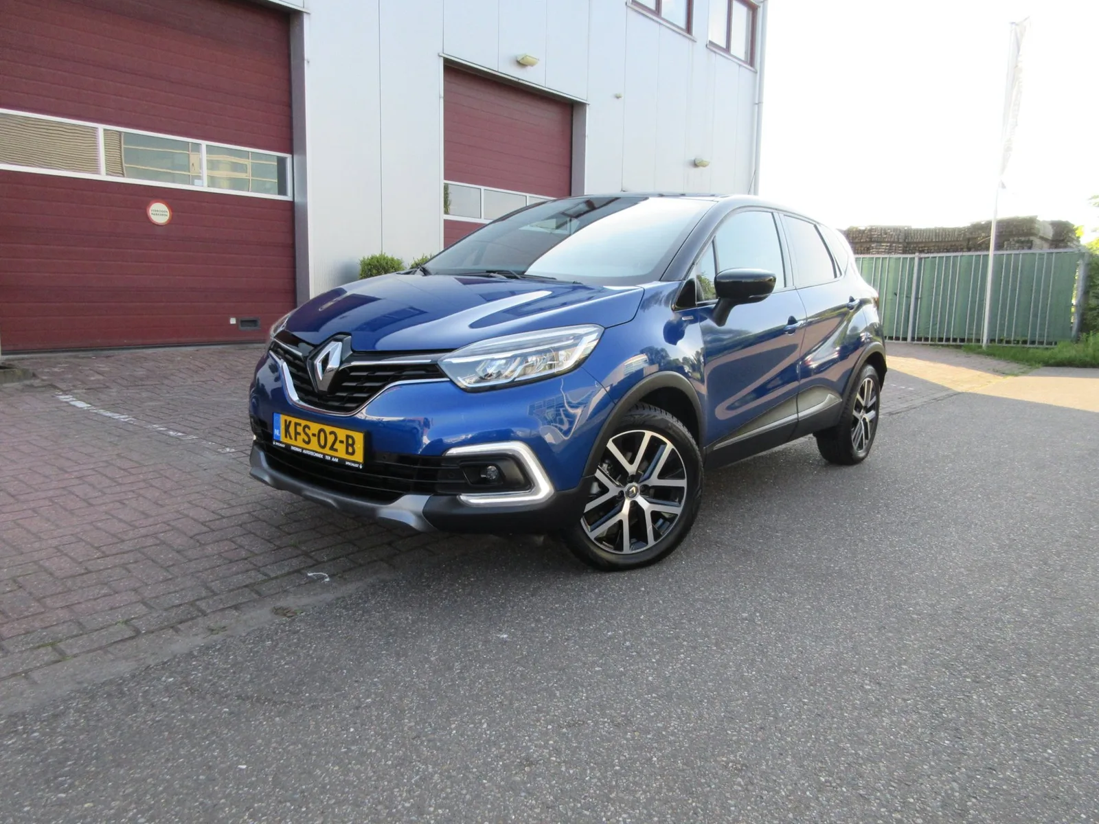 Renault Captur (2018) — foto 1