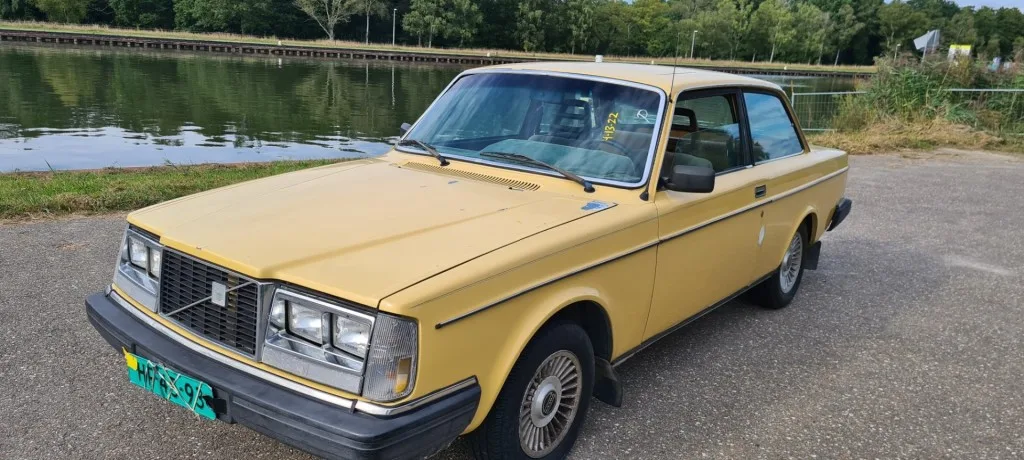 Volvo 242 (1983) — foto 1