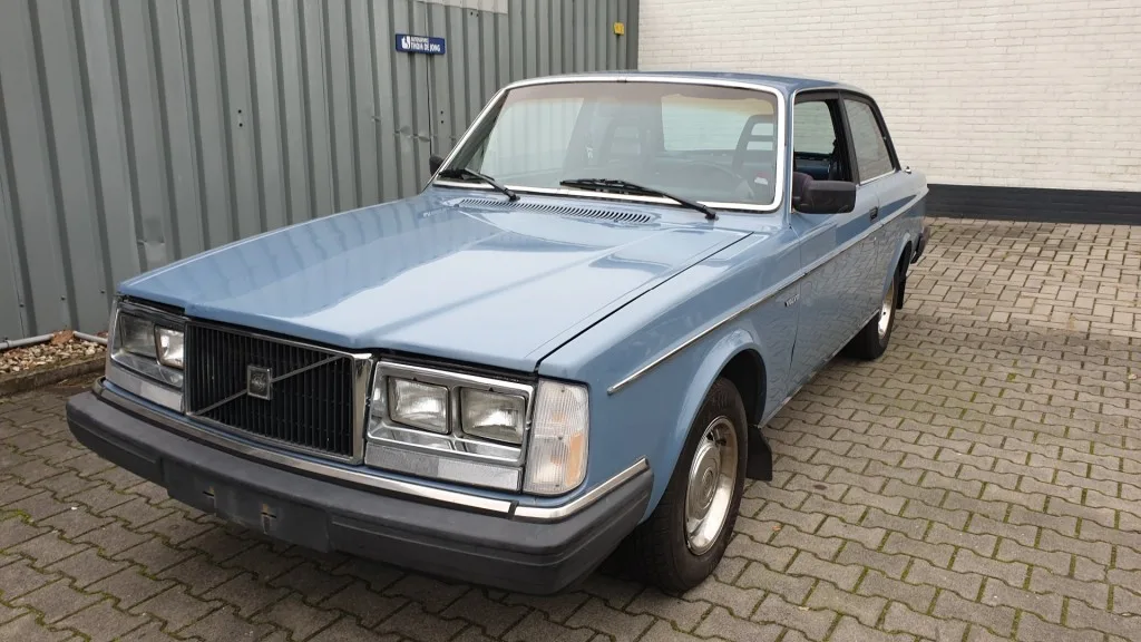 Volvo 242 (1983) — foto 1