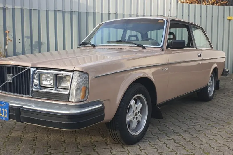 Volvo 242 (1981)