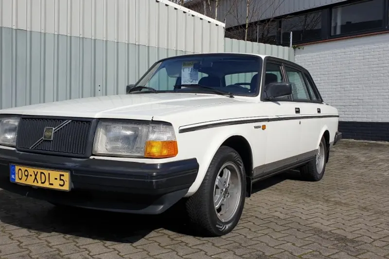 Volvo 240 (1988)