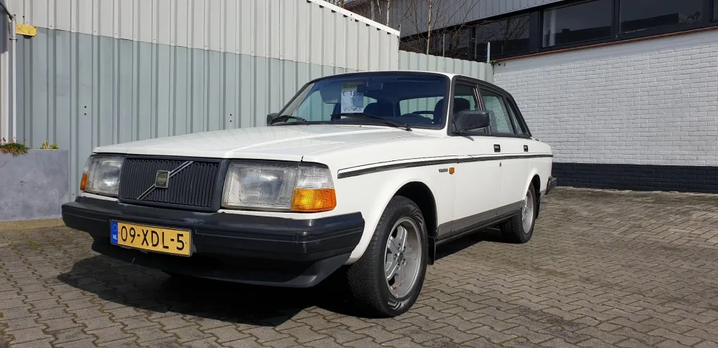 Volvo 240 (1988) — foto 1