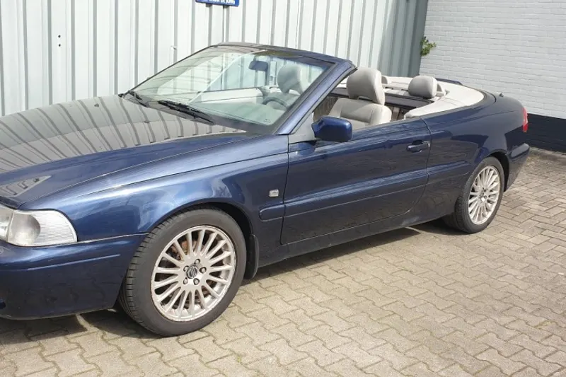 Volvo C70 (2001)