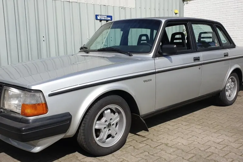 Volvo 244 (1981)