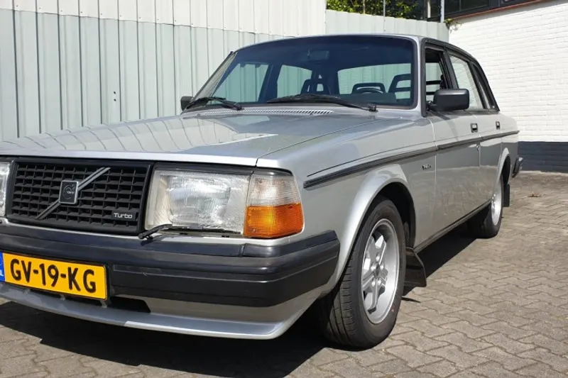 Volvo 244 (1981)