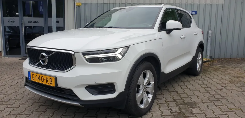 Volvo XC40 (2019) — foto 1