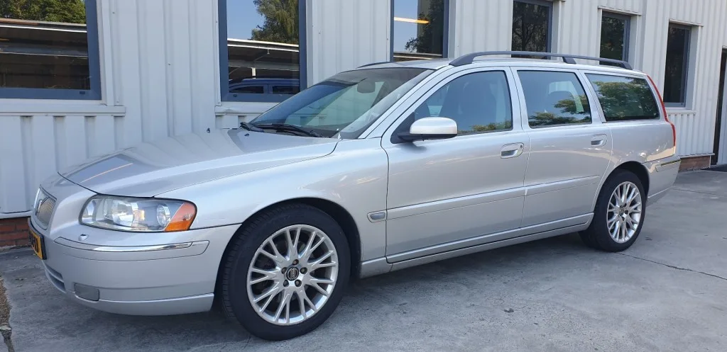 Volvo V70 (2006) — foto 1