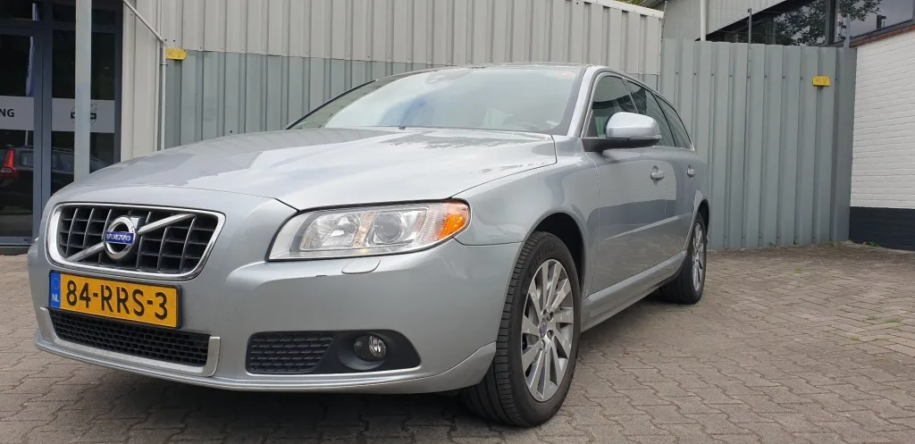 Volvo V70 (2011) — foto 1