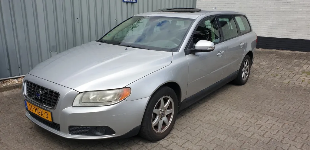 Volvo V70 (2008) — foto 1