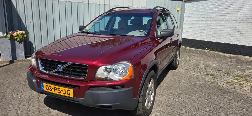 Volvo XC90 (2004) — foto 1