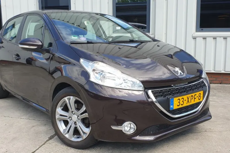 Peugeot 208 (2012)