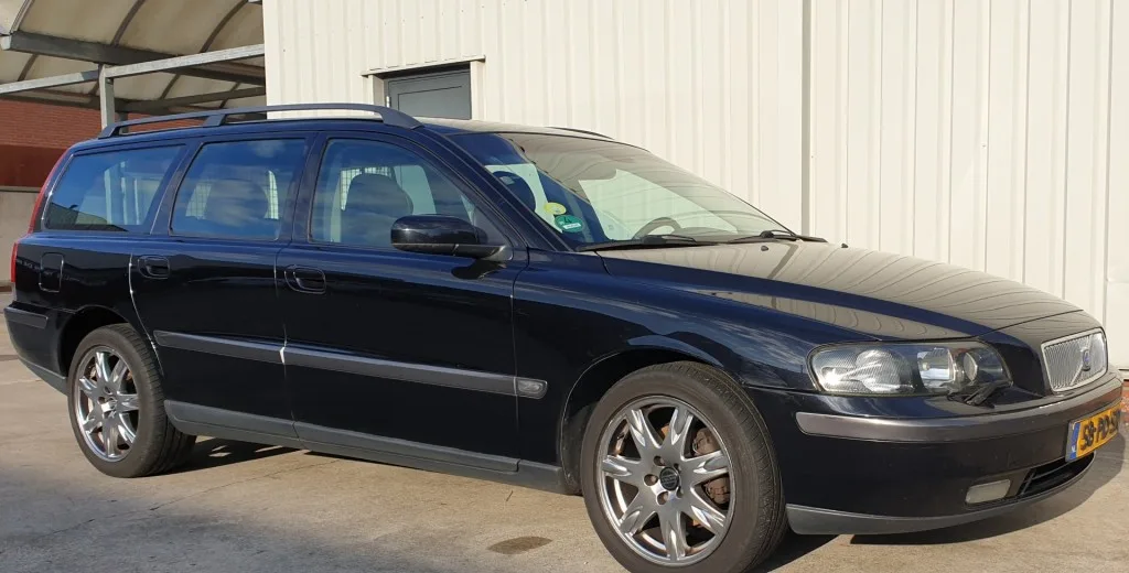 Volvo V70 (2004) — foto 1