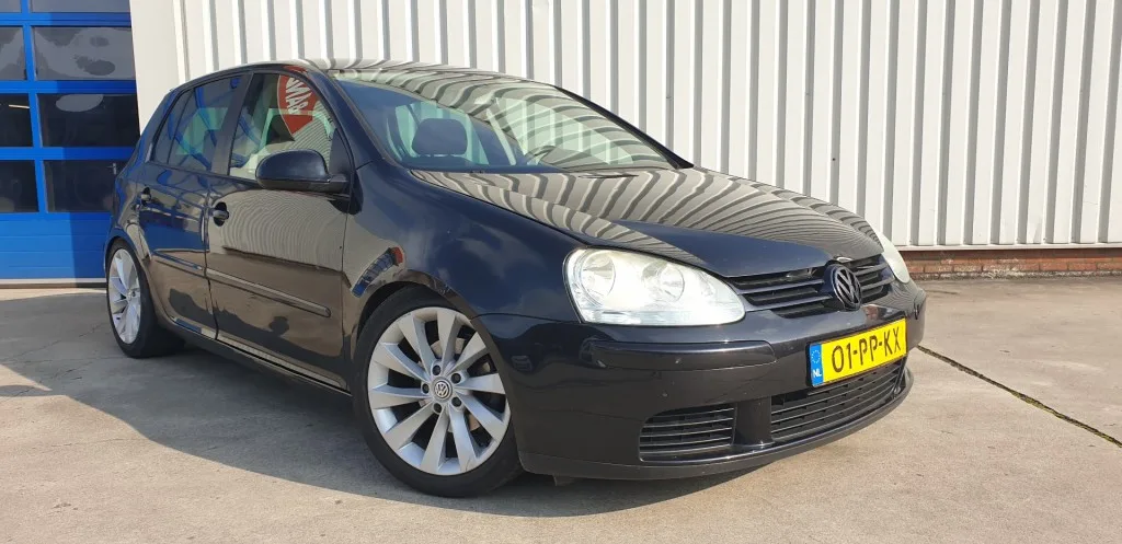 Volkswagen Golf (2004) — foto 1