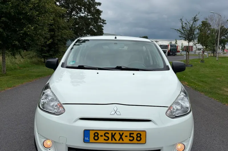 Mitsubishi Space Star (2013)