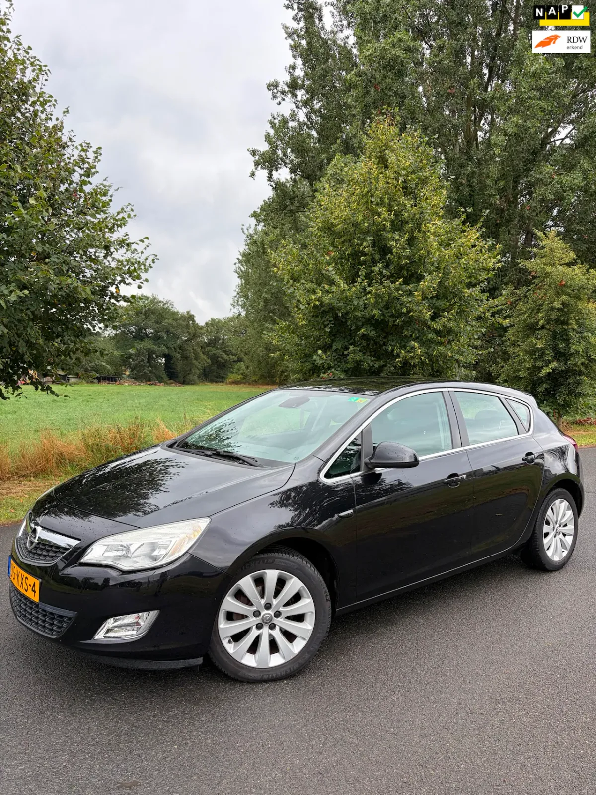 Opel Astra (2010) — foto 1