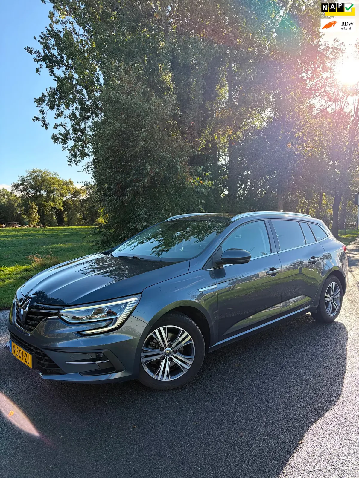 Renault Mégane (2022) — foto 1