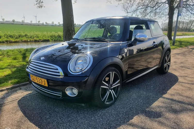 MINI One (2010)