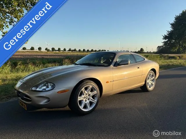 Jaguar XK8 (1998) — foto 1