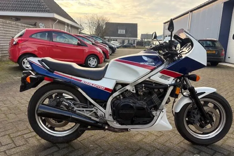 Honda VFR 750 F (1988)