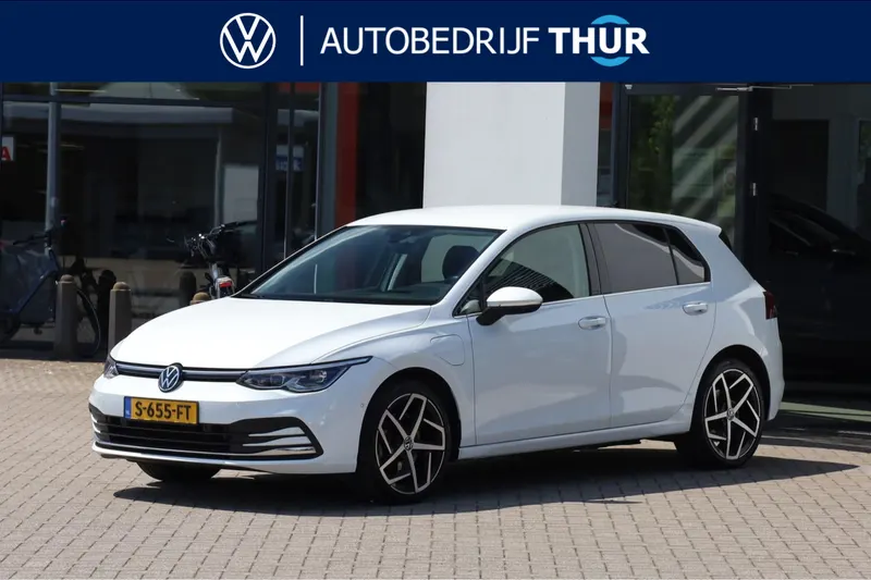 Volkswagen Golf (2023)