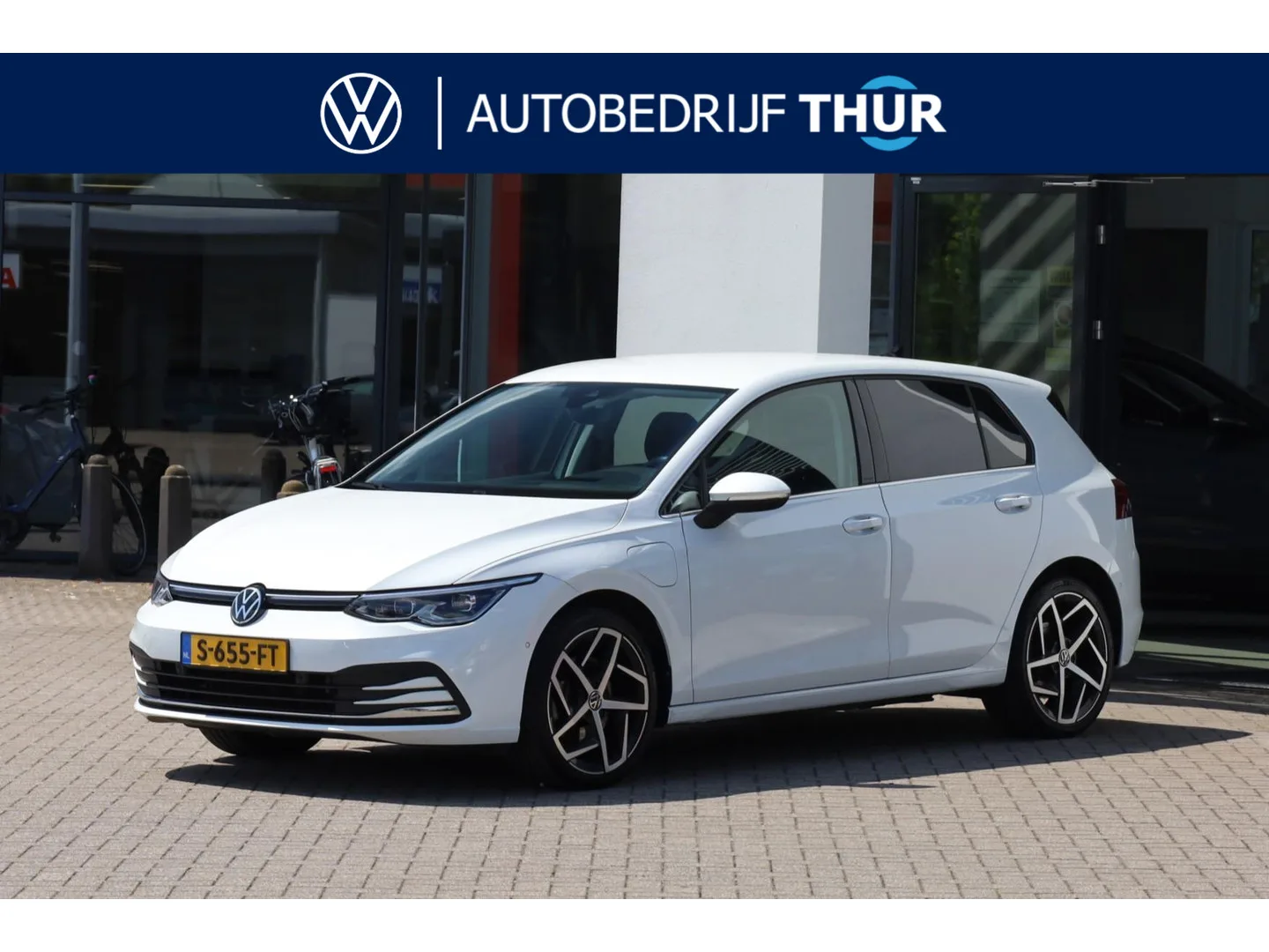 Volkswagen Golf (2023) — foto 1