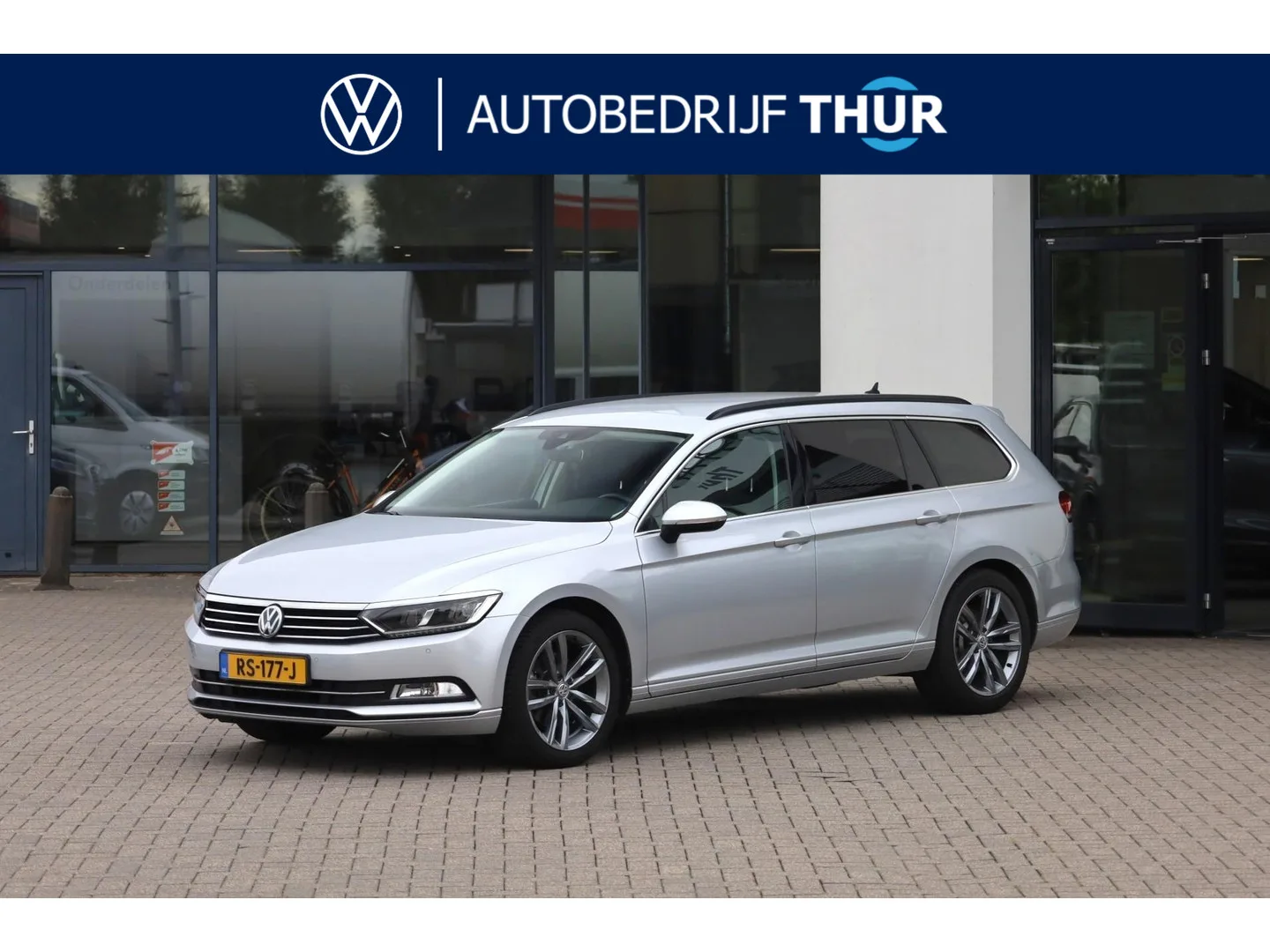Volkswagen Passat (2015) — foto 1