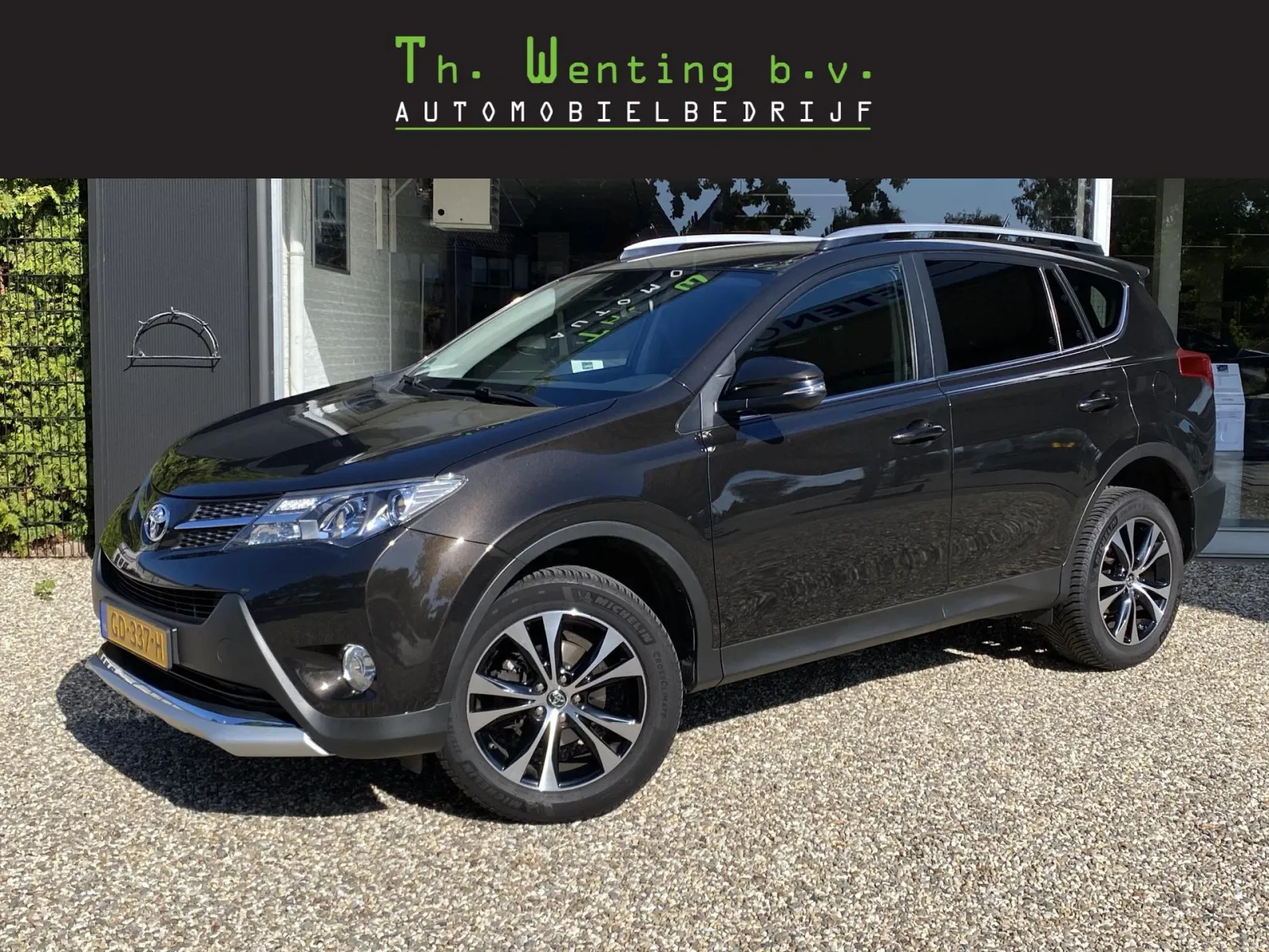 Toyota RAV4 (2015) — foto 1