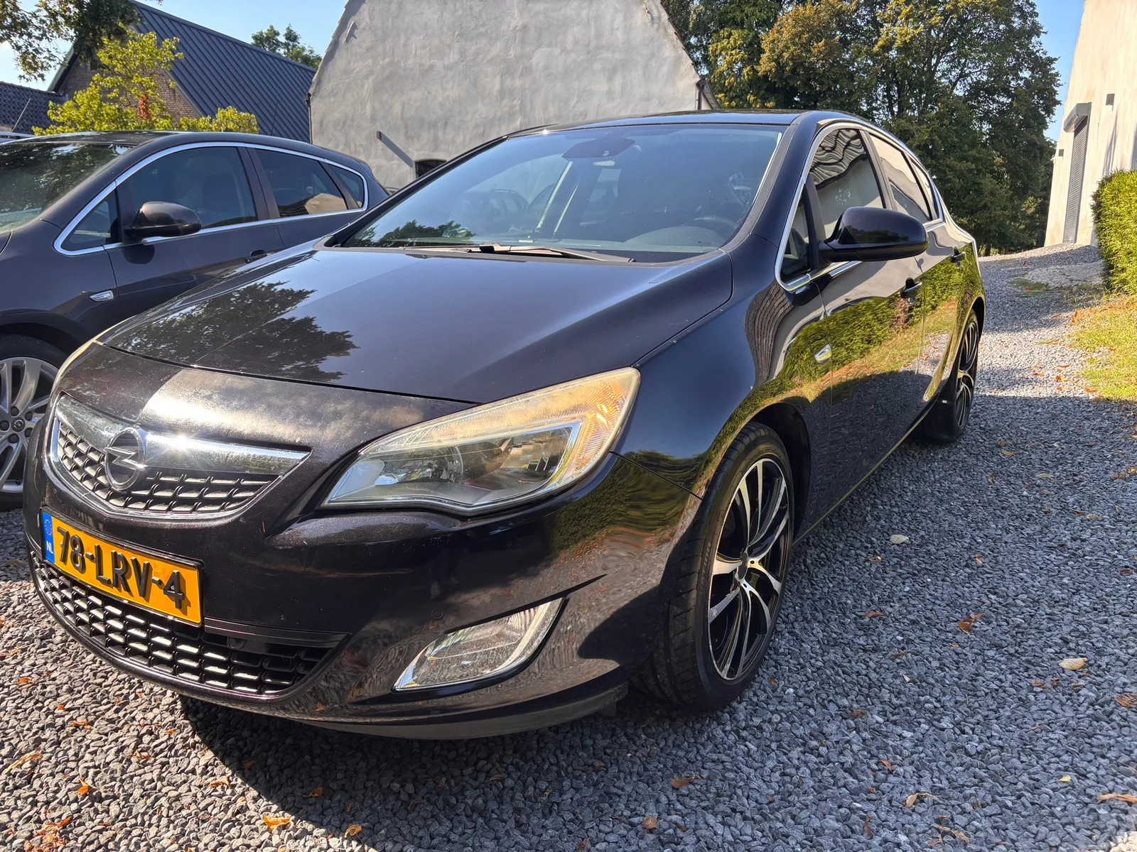 Opel Astra (2010) — foto 1