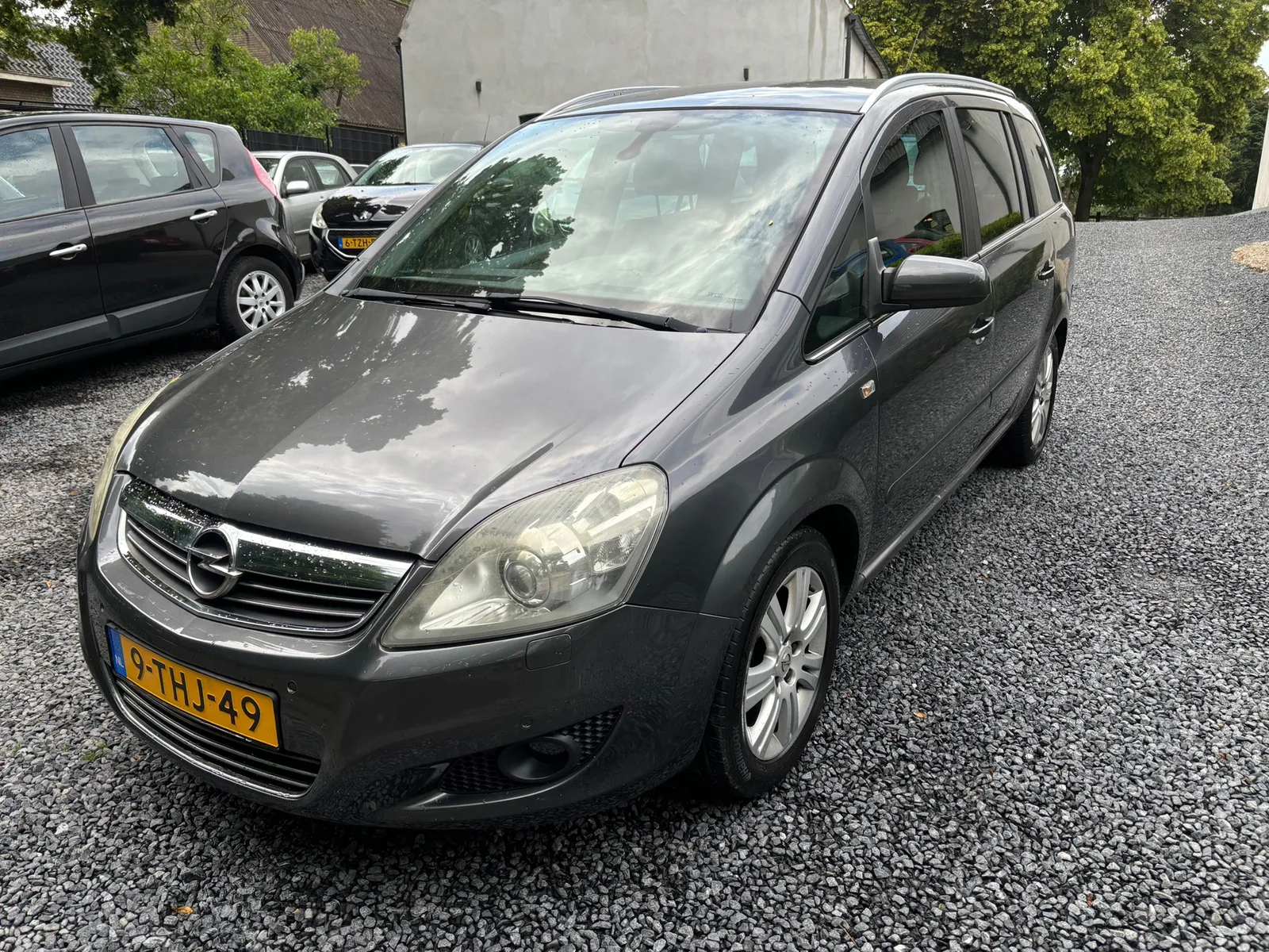 Opel Zafira (2009) — foto 1