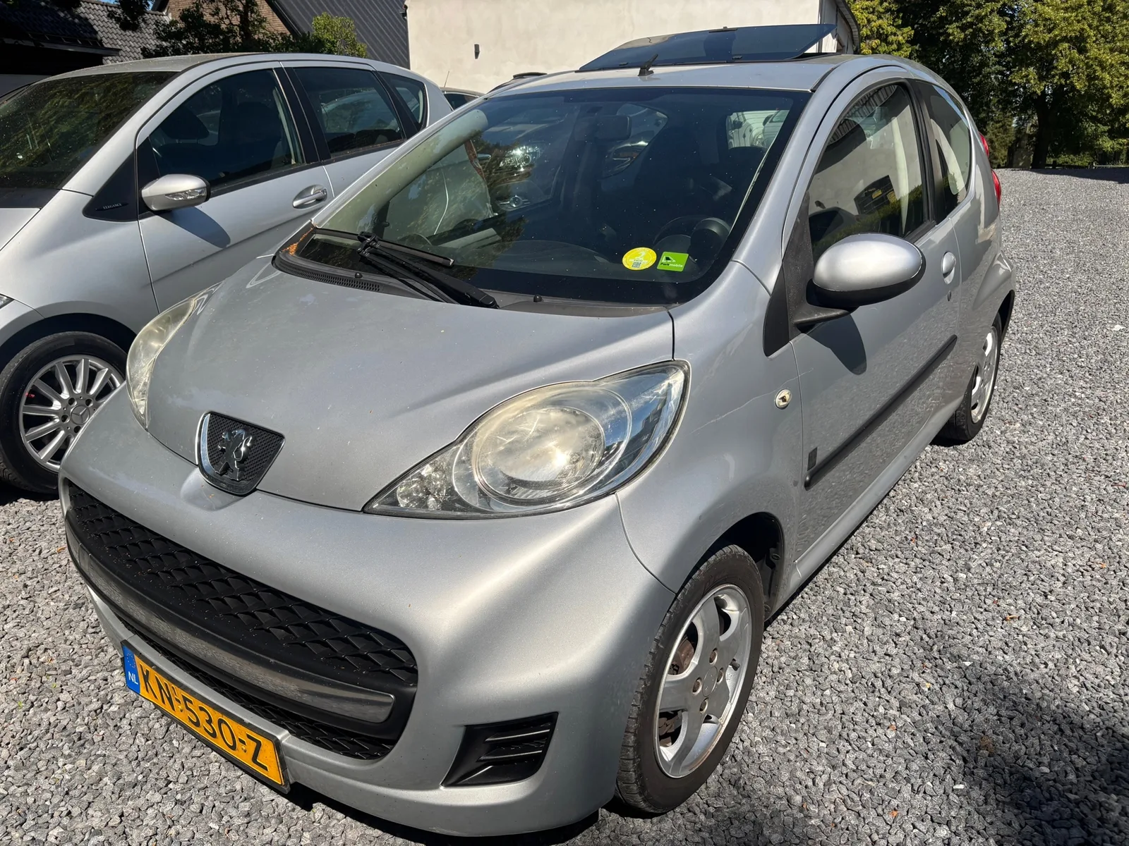 Peugeot 107 (2009) — foto 1