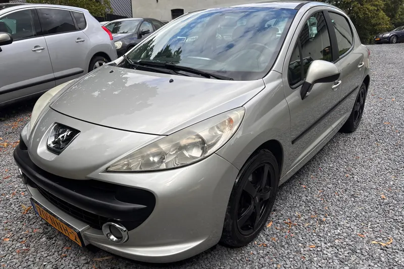 Peugeot 207 (2008)