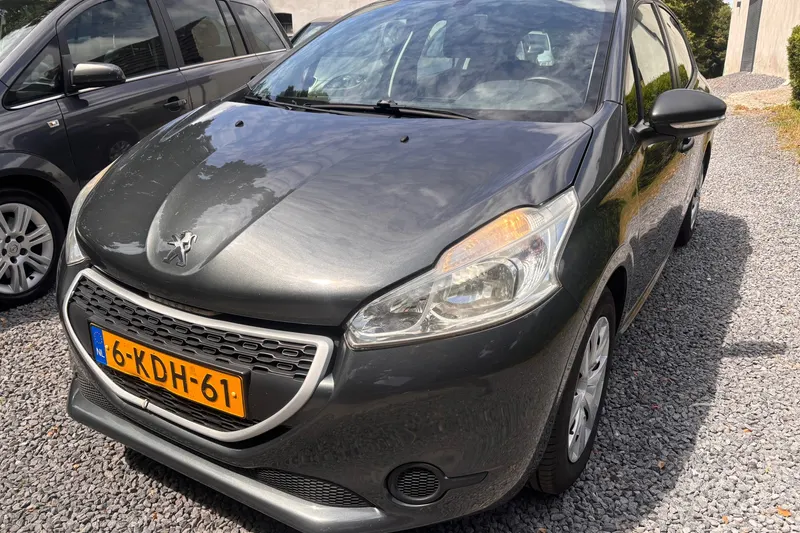 Peugeot 208 (2013)