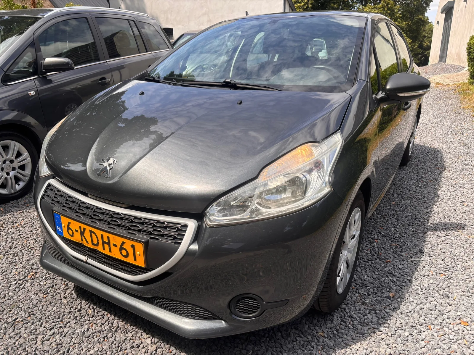 Peugeot 208 (2013) — foto 1