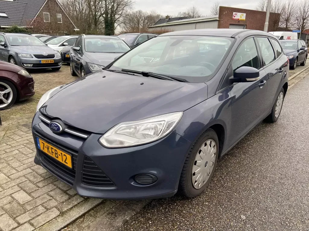 Ford Focus (2013) — foto 1
