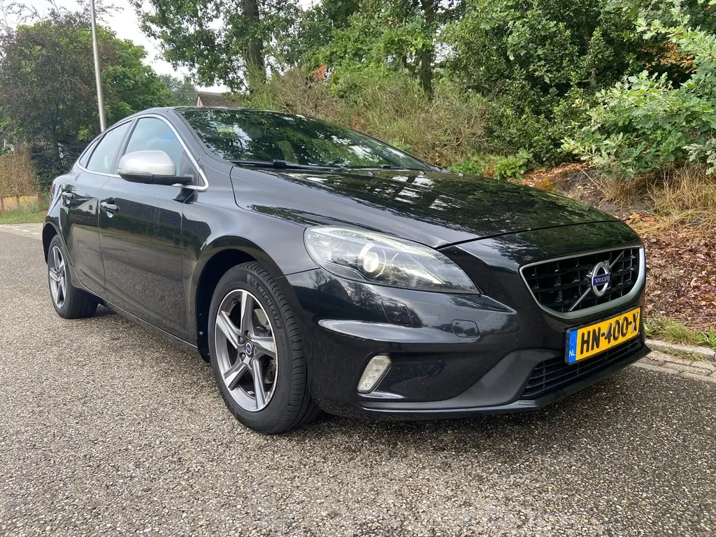 Volvo V40 (2015) — foto 1