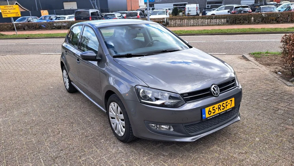 Volkswagen Polo (2011) — foto 1