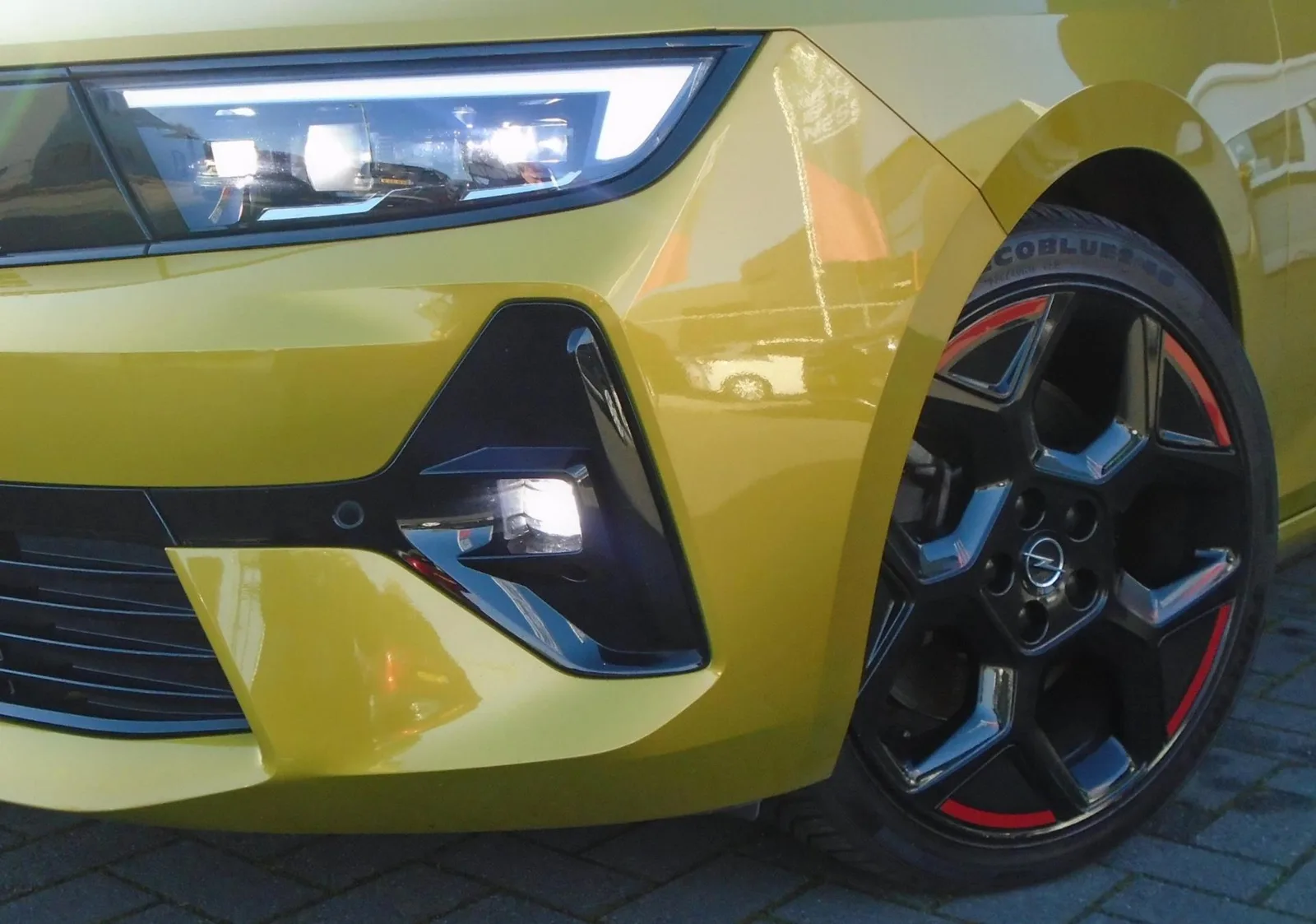 Opel Astra (2022) — foto 1