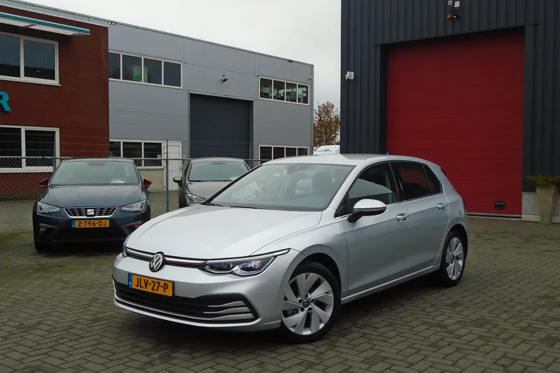 Volkswagen Golf (2023)